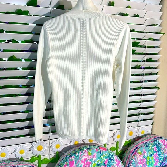 White House Black Market Cream Turtleneck Sweater - Picture 3 of 6